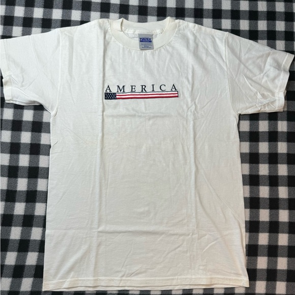 Vtg America with flag tshirt on tulex tag medium - Picture 1 of 3